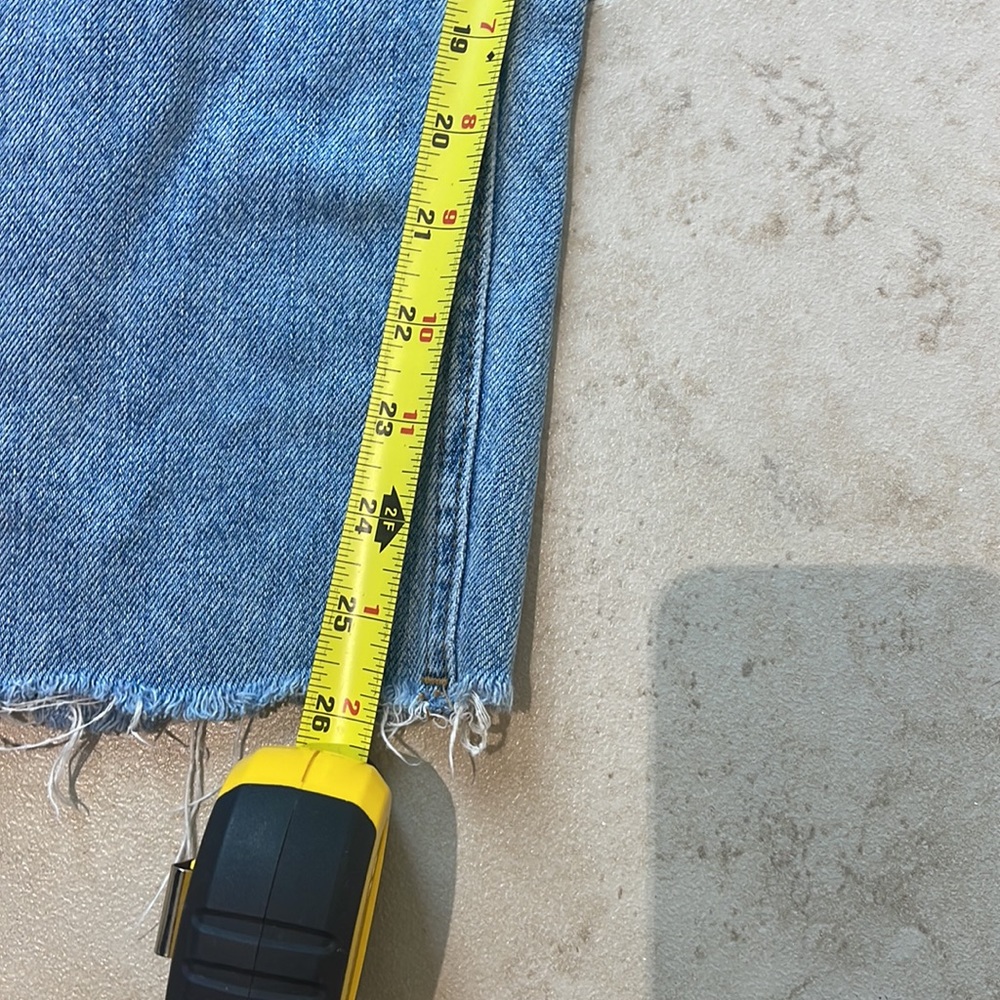 BDG RIPPED JEANS - Picture 4 of 5